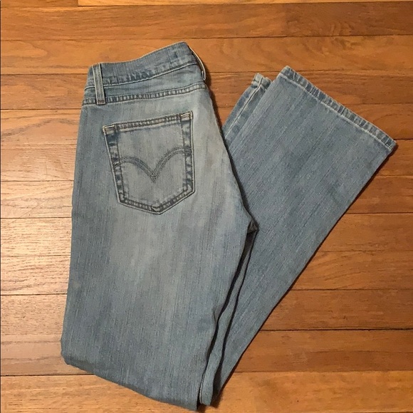 Levi’s Classic Stonewashed Jeans - Picture 2 of 6